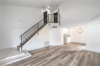 Photo #5: 2660203 Listing