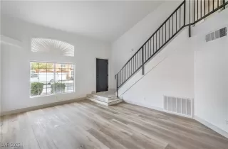 Photo #6: 2660203 Listing