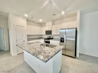 Photo #2: 2660215 Listing 