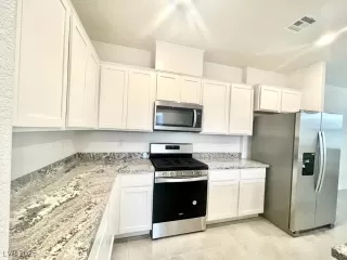 Photo #3: 2660215 Listing 