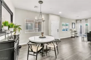 Photo #5: 2660223 Listing