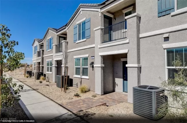 MLS: 2660228 Condo For Sale