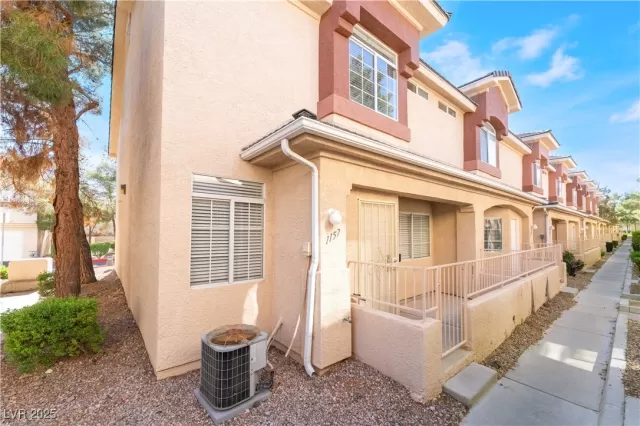 MLS: 2660237 Condo For Sale