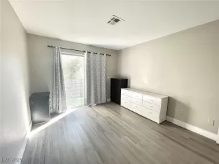 Photo #3: 2660290 Listing