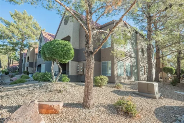 MLS: 2660341 Condo For Sale