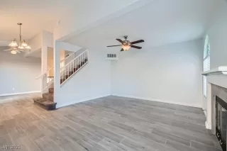 Photo #6: 2660355 Listing