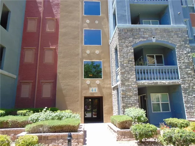 MLS: 2660409 Condo For Sale