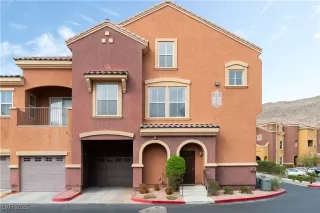 Photo #4: 2660412 Listing