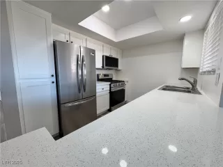 Photo #1: 2660417 Listing 