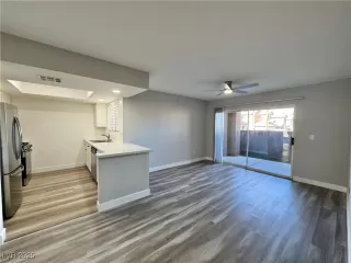 Photo #3: 2660417 Listing 