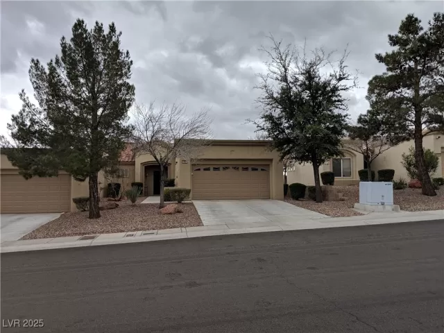 MLS: 2660419 Condo For Sale