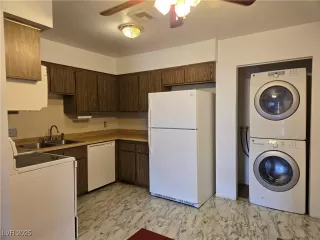 Photo #5: 2660427 Listing