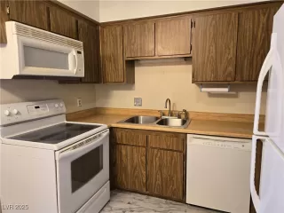 Photo #6: 2660427 Listing