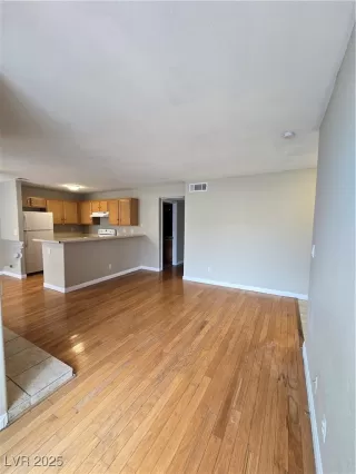 Photo #3: 2660446 Listing 