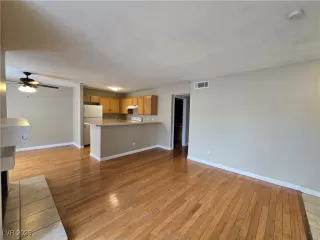 Photo #4: 2660446 Listing 