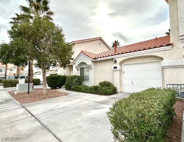 MLS: 2660469 Condo For Sale