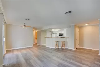 Photo #3: 2660496 Listing 