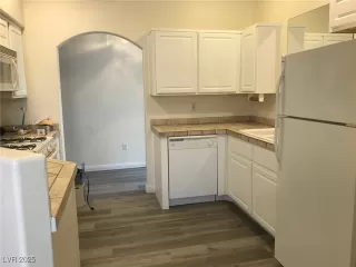 Photo #3: 2660506 Listing