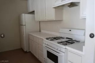 Photo #6: 2660532 Listing