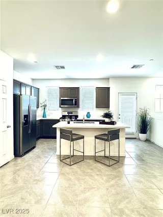 Photo #1: 2660555 Listing 