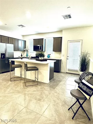 Photo #3: 2660555 Listing 