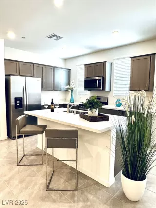 Photo #5: 2660555 Listing 