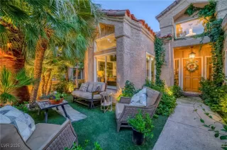 Photo #1: 2660558 Listing