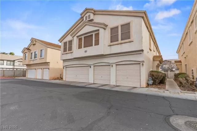 MLS: 2660564 Condo For Sale