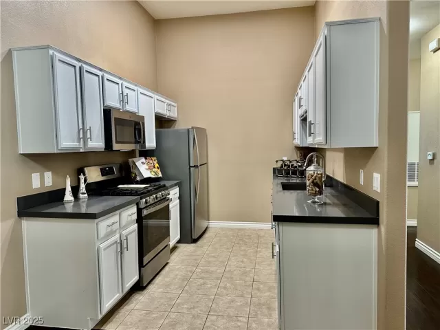 MLS: 2660566 Condo For Sale