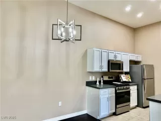Photo #3: 2660566 Listing 