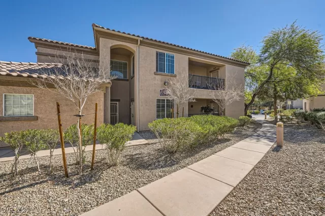 MLS: 2660607 Condo For Sale