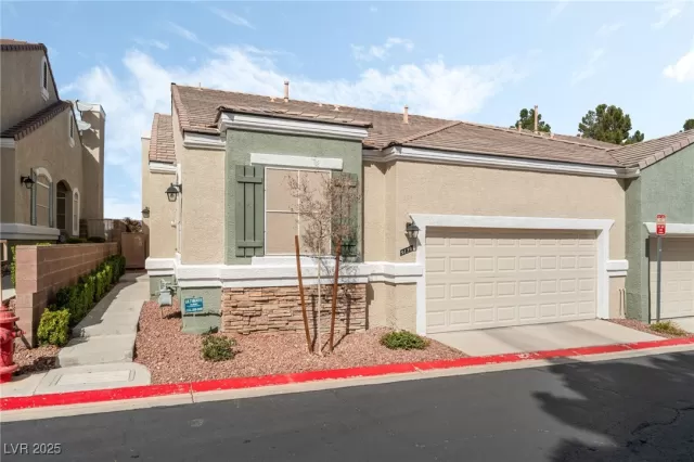 MLS: 2660609 Condo For Sale