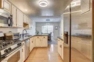 Photo #4: 2660631 Listing 