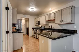 Photo #5: 2660631 Listing 