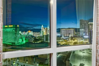 Photo #4: 2660637 Listing