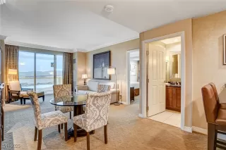 Photo #5: 2660637 Listing