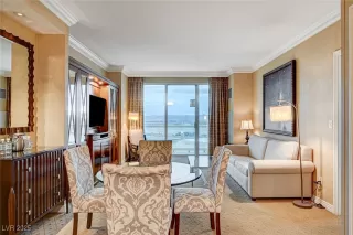 Photo #6: 2660637 Listing