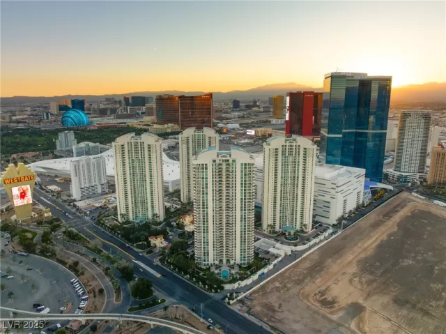 MLS: 2660682 Condo For Sale