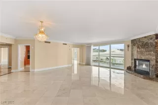 Photo #4: 2660682 Listing