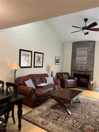 Photo #1: 2660683 Listing 