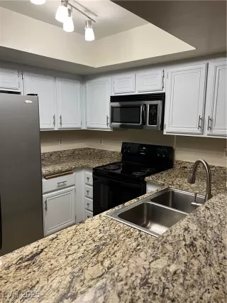 Photo #4: 2660683 Listing 