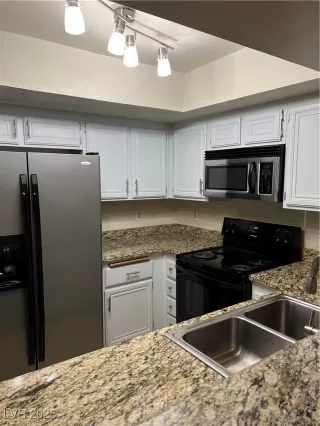 Photo #6: 2660683 Listing 