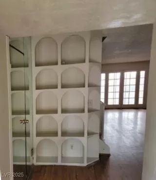 Photo #5: 2660704 Listing