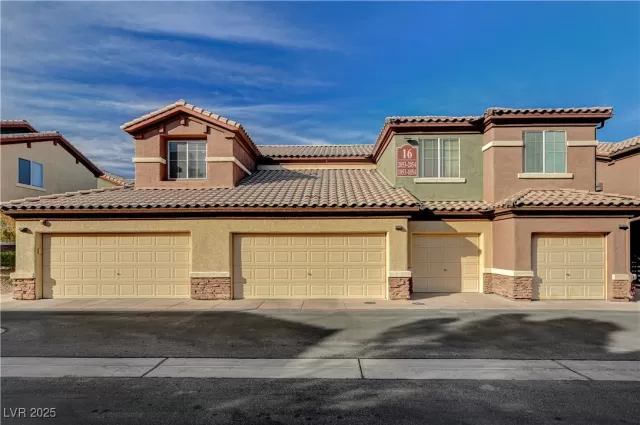 MLS: 2660716 Condo For Sale