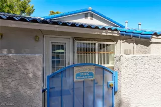 Photo #3: 2660745 Listing