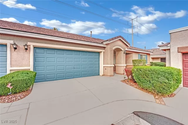 MLS: 2660761 Condo For Sale