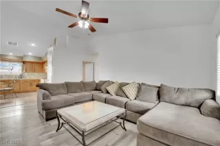 Photo #5: 2660761 Listing