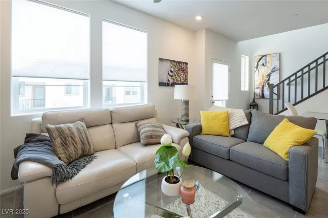 MLS: 2660805 Condo For Sale