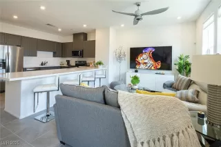 Photo #2: 2660805 Listing 