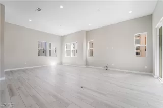 Photo #5: 2660825 Listing